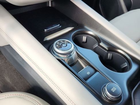 New 2025 Ford Explorer Active w/ Active Comfort Package image 7