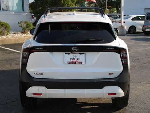 Used 2025 Nissan Kicks SR FWD image 8