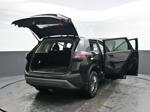 Used 2023 Nissan Rogue S image 37