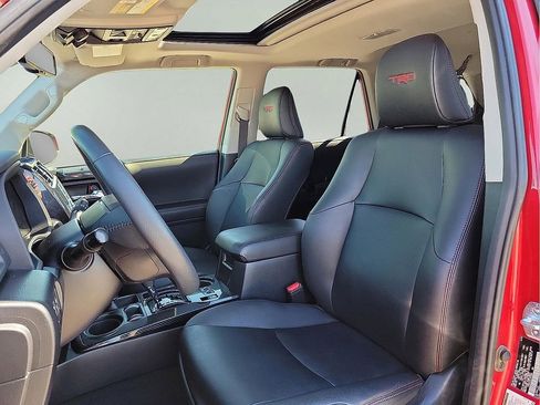 Used 2020 Toyota 4Runner Venture w/ Moonroof Package AWD/4WD image 11