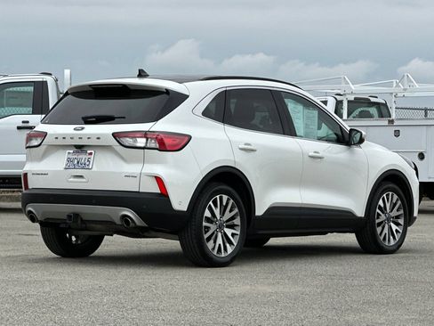 Used 2020 Ford Escape Titanium w/ Titanium Premium Package 2.0 AWD/4WD image 4