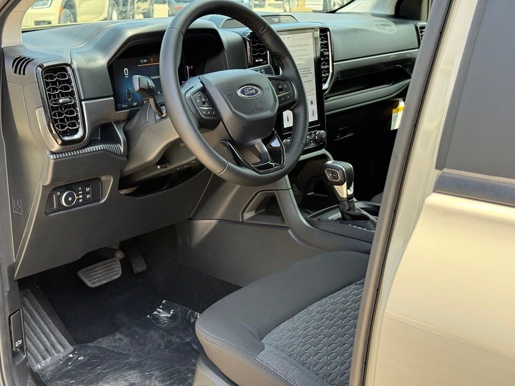 New 2026 Ford Ranger XLT w/ Black Appearance Package RWD image 6