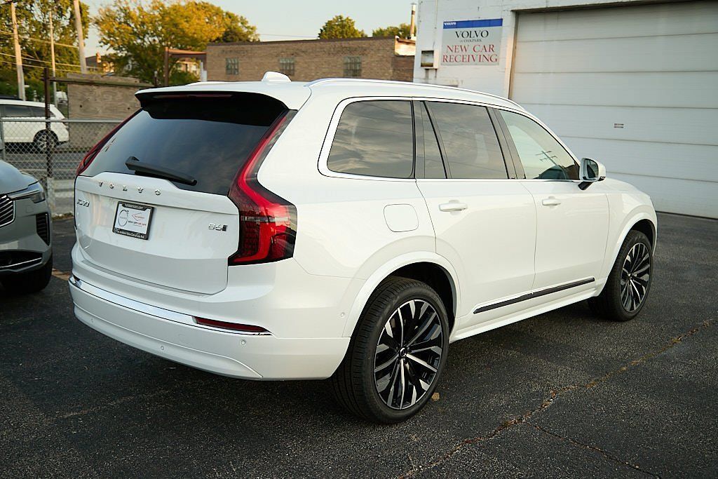 New 2026 Volvo XC90 B6 Plus w/ Protection Package AWD/4WD image 9