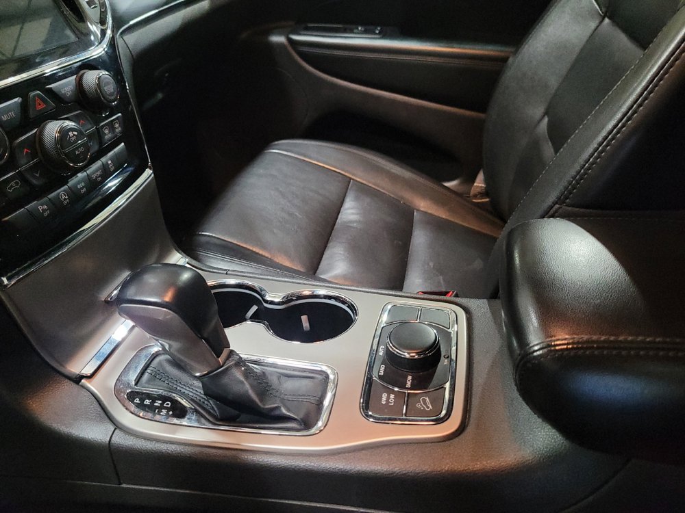 Used 2021 Jeep Grand Cherokee Limited AWD/4WD image 26
