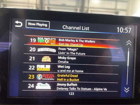 Used 2024 Nissan Altima 2.5 SV image 11