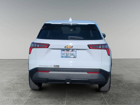 Used 2025 Chevrolet Equinox LT image 4