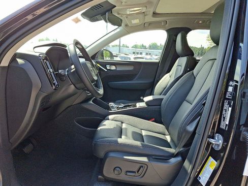 New 2026 Volvo XC40 B5 Plus w/ Protection Package Premier image 9