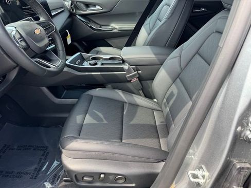 New 2026 Chevrolet Equinox LT w/ Convenience Package II image 13