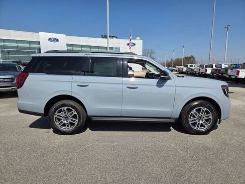 New 2026 Ford Expedition Active image 38