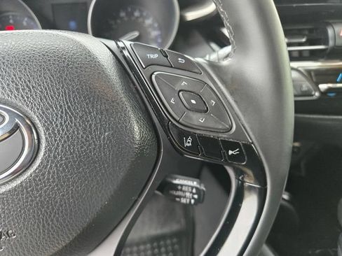 Used 2019 Toyota C-HR XLE FWD image 21