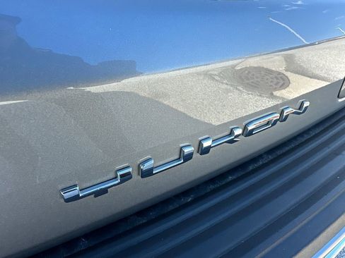 Used 2023 GMC Yukon XL SLT image 42