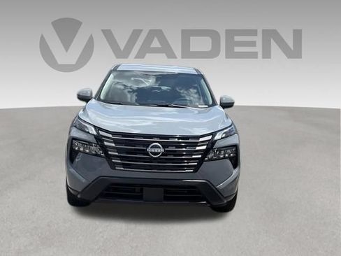 Used 2026 Nissan Rogue SV FWD image 3
