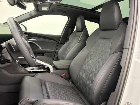 Certified 2025 Audi SQ5 Premium Plus w/ Premium Plus Package AWD/4WD image 24