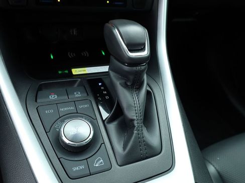 Used 2024 Toyota RAV4 Limited image 8