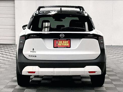 New 2026 Nissan Kicks SV w/ Cold Weather Package FWD image 5