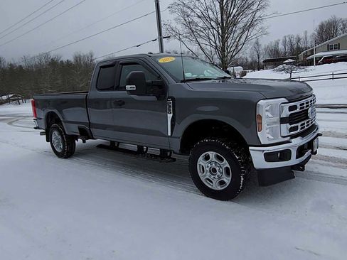Used 2025 Ford F350 XLT w/ Snow Plow Prep Package image 2
