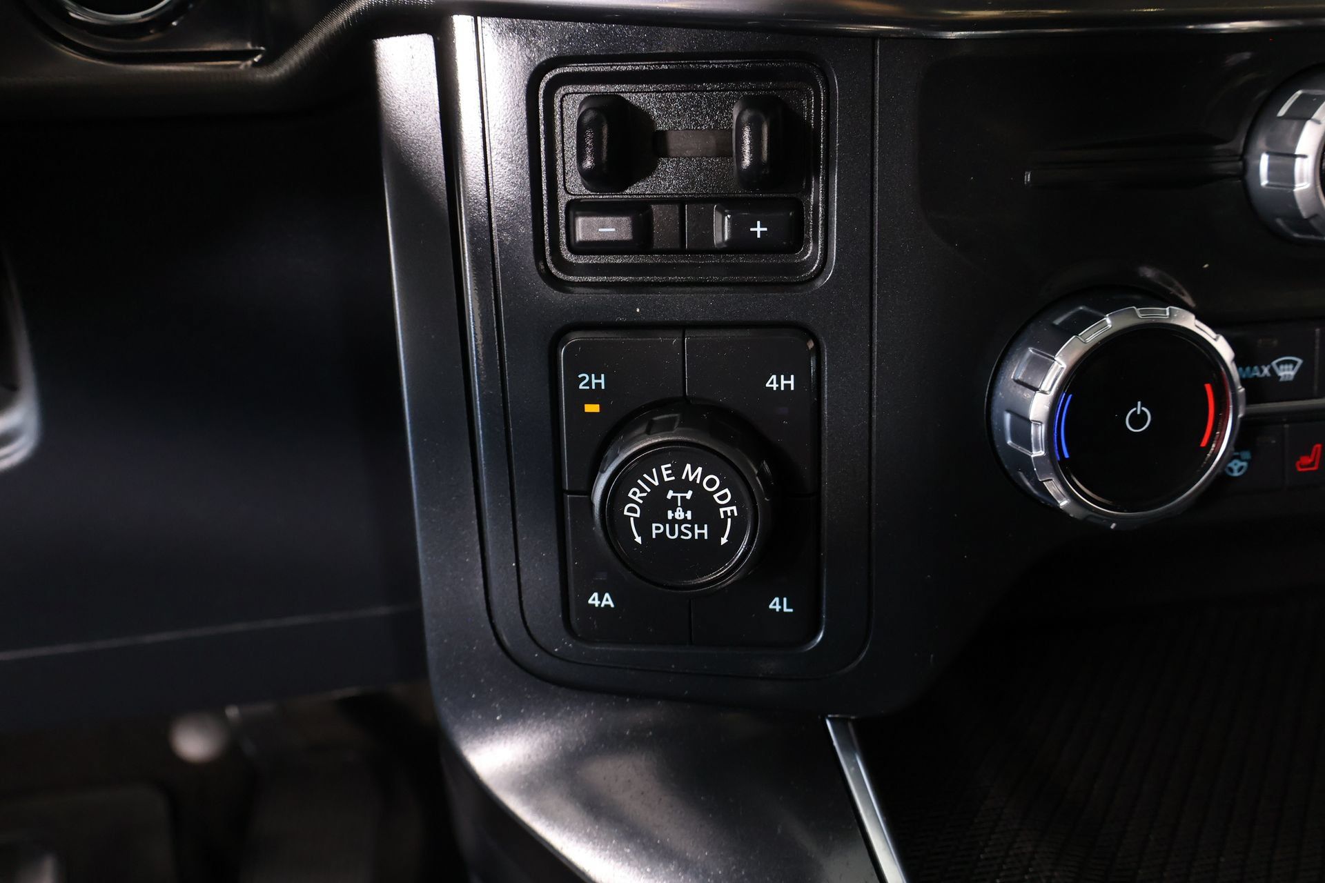 Used 2022 Ford F150 Raptor w/ Equipment Group 801A High AWD/4WD image 9
