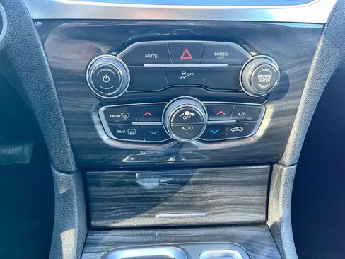 Used 2021 Chrysler 300 Touring w/ Driver Convenience Group RWD image 30