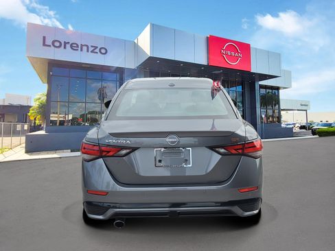 Used 2025 Nissan Sentra SR FWD image 5