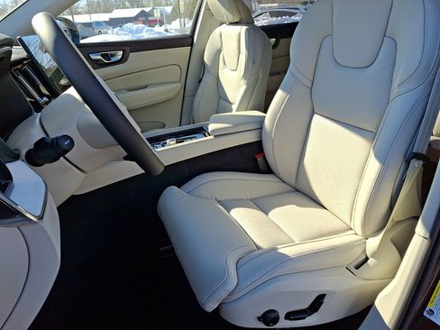 New 2026 Volvo XC60 T8 Ultra w/ Protection Package Premier image 7