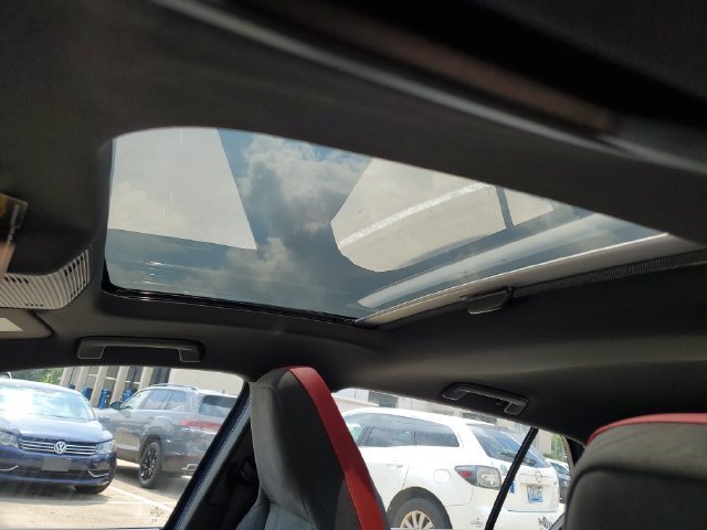 New 2026 Volkswagen GTI SE FWD image 18