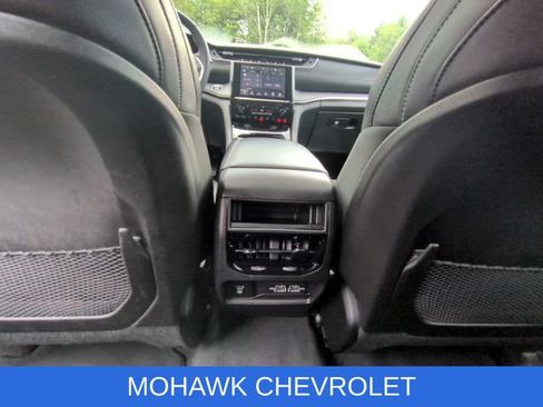 Used 2023 Jeep Grand Cherokee Altitude AWD/4WD image 20