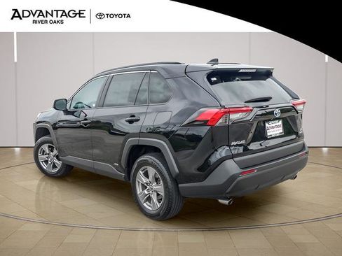 Certified 2024 Toyota RAV4 LE AWD/4WD image 6