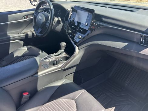 Used 2022 Toyota Camry SE w/ Cold Weather Package FWD image 17