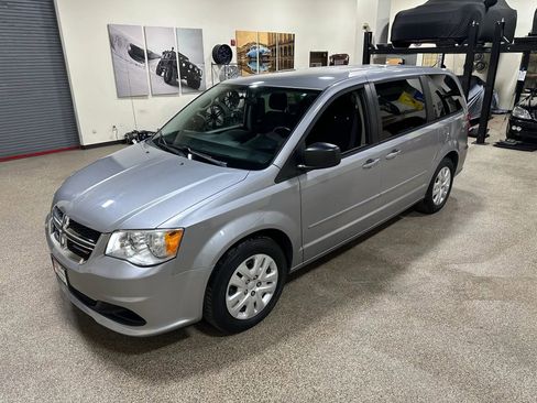 Used 2014 Dodge Grand Caravan SE w/ Quick Order Package 29E SE image 3