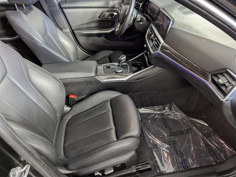 Used 2019 BMW 330i xDrive Sedan w/ Driving Assistance Package image 32