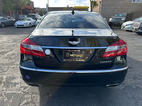 Used 2012 Hyundai Genesis 3.8 RWD image 6