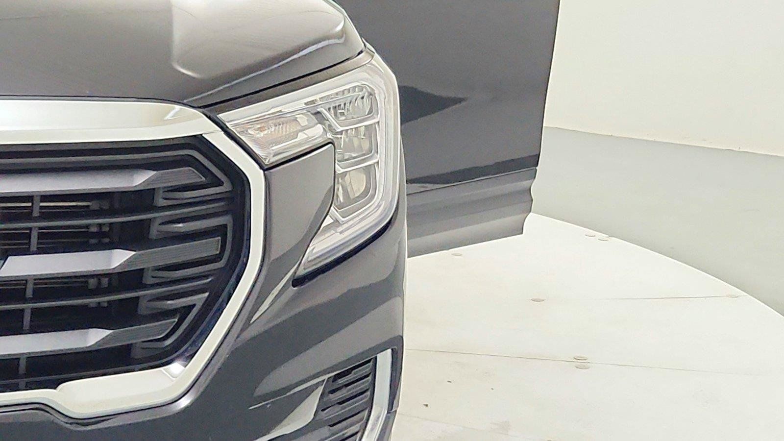 Used 2023 GMC Terrain SLE w/ Driver Convenience Package AWD/4WD image 18