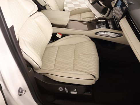 Used 2024 Lincoln Nautilus Black Label w/ Jet Appearance Package (87T) AWD/4WD image 13