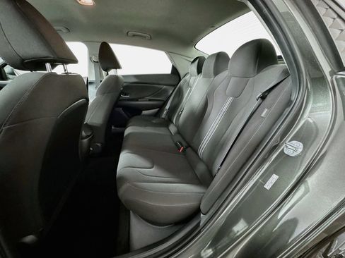Used 2024 Hyundai Elantra SEL FWD image 17
