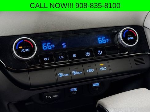 Used 2023 Hyundai Elantra SEL image 17