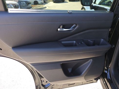 New 2025 Nissan Pathfinder SL image 26