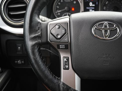 Used 2022 Toyota Tacoma SR5 w/ Technology Package RWD image 18
