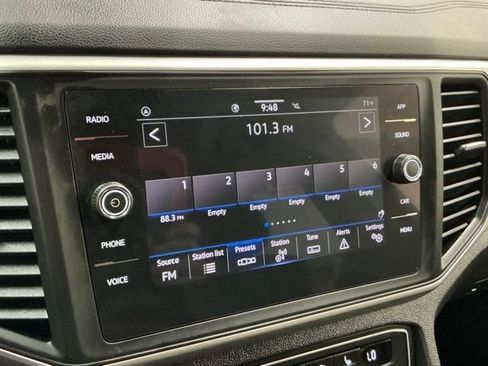 Used 2021 Volkswagen Atlas Cross Sport SE FWD image 24