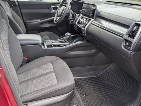Used 2023 Kia Sorento LX FWD image 18