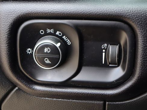 Used 2022 RAM 2500 Big Horn w/ Night Edition AWD/4WD image 22