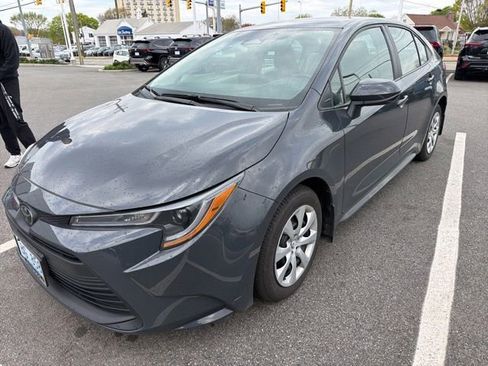 Used 2024 Toyota Corolla LE FWD image 2