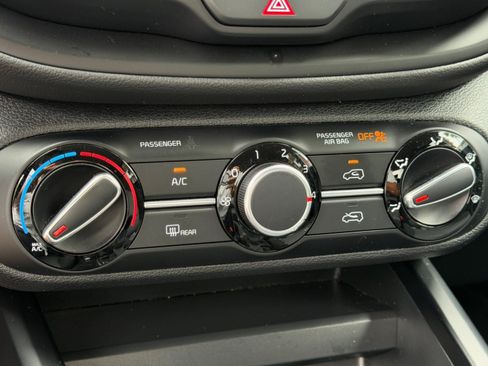 Certified 2021 Kia Soul LX FWD image 21