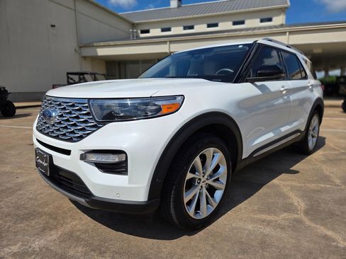 Used 2023 Ford Explorer Platinum w/ Technology Package AWD/4WD image 1