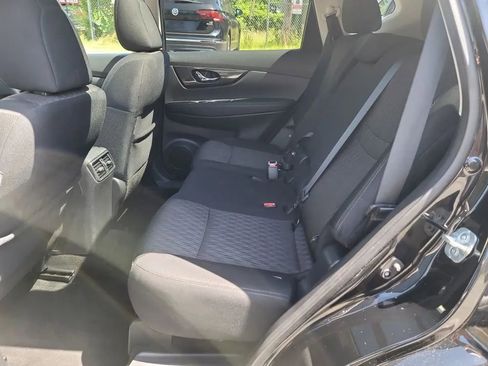 Used 2018 Nissan Rogue SV w/ Sun & Sound Touring Package AWD/4WD image 29