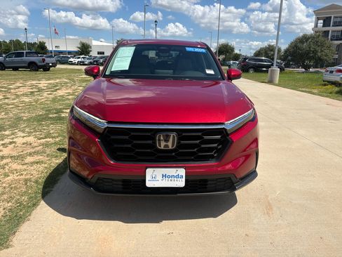 Certified 2025 Honda CR-V LX image 3
