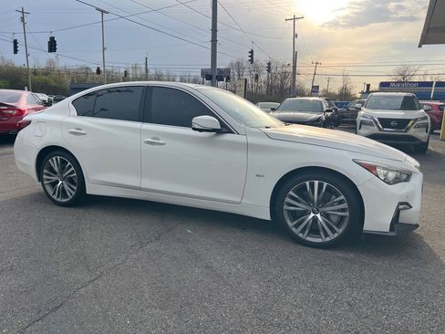 Used 2018 INFINITI Q50 Sport w/ Sensory Package (Sport) AWD/4WD image 16