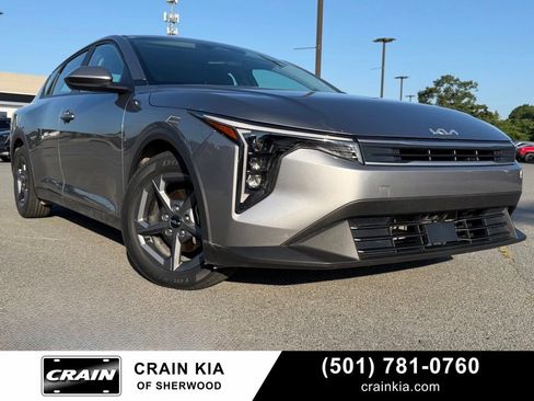 Certified 2025 Kia K4 FWD image 1