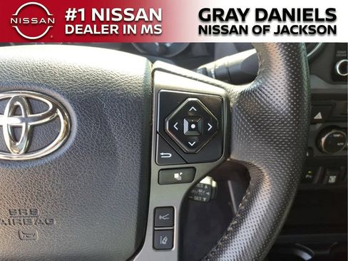 Used 2020 Toyota Tacoma TRD Off-Road w/ Advanced Technology Package AWD/4WD image 16