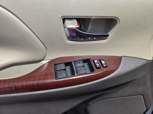 Used 2011 Toyota Sienna XLE FWD image 15