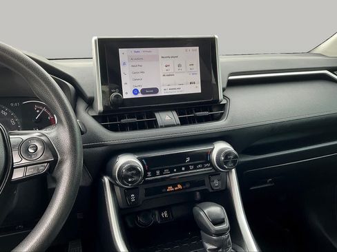 Used 2024 Toyota RAV4 XLE FWD image 7